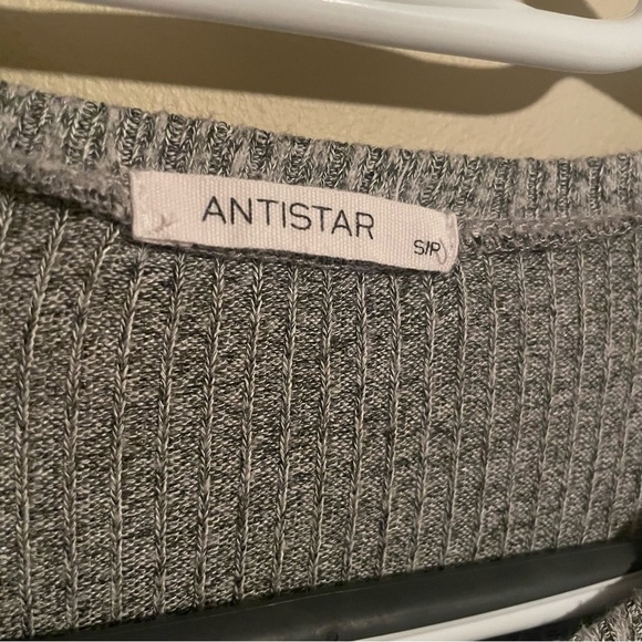 Antistar Long Sleeve V Neck Soft Fabric Top | Gray - Picture 6 of 6